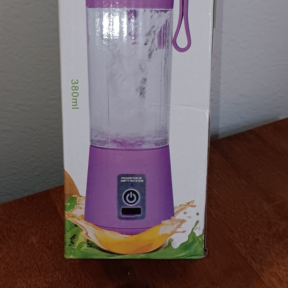 Portable and Rechargeable Juice Blender in Pink New in Box - Picture 4 of 5